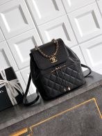 シャネル リュック スーパーコピー 優良サイト 2025新作 マトラッセ チェーンバックパック 高再現度 本革仕様 高級感仕上げ