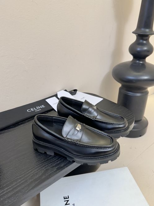 セリーヌ 定番ローファー 2025新作 激安屋口コミ 高評価 高再現度 本革使用 上質感 安心サイト