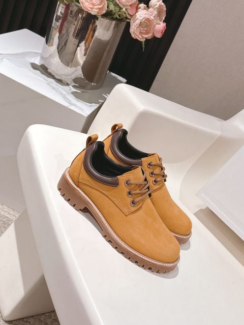 セリーヌ 本革使用 レースアップシューズ ブランド コピー 高品質 精密ディテール 安心サイト