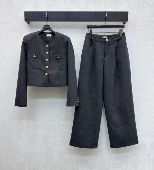 セリーヌ 定番セットアップ 2025新作 スーパーコピー 高評価 口コミ多数 高再現度 丁寧な縫製 上質感 安心サイト 実店舗運営