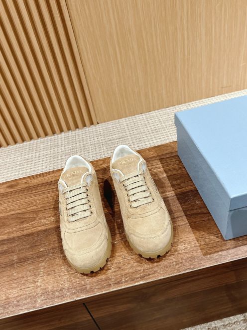 プラダ ブランド コピー 安全通販 2025新作 高再現度スニーカー スエード調素材 精密ディテール 上質感仕上げ 選ばれる理由あり