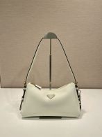 プラダ 激安 2025新作 高再現度ショルダーバッグ ホワイト上質レザー調 精密ディテール 高級感仕上げ 選ばれる理由あり 即納対応