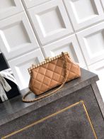 シャネル パールトップキルティングショルダーバッグ スーパーコピー 優良サイト 2025新作 高再現度 精密ディテール 高級感仕上げ 上質感 発送保証