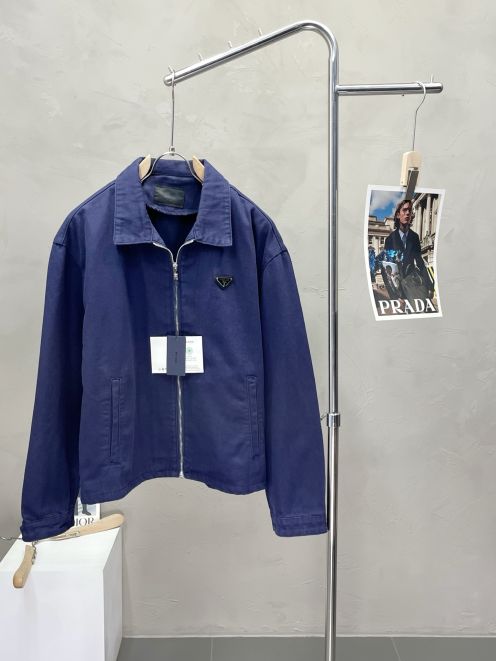 プラダ コットン ジップアップジャケット 2025新作 高再現度 ブランド コピー 安全通販 快適な着心地 高評価 口コミ多数 安心サイト