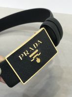 プラダ サフィアーノレザー ベルト 2025新作 スクエアバックル 高級感仕上げ 精密ディテール 職人技術再現 ブランド コピー 本格派人気モデル