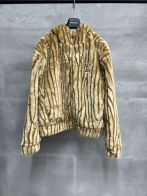 ルイ・ヴィトン フェイクファー フーディジャケット 2025新作 定番モデル n級 高再現度 高評価 口コミ多数 快適な着心地 男女兼用 安心サイト