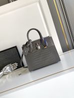 ルイヴィトン クロコ型押しグレー 2025新作 n級 圧倒的な再現度 精密ディテール 高級レベル仕様 追跡可能 秘密厳守配送 安心サイト ハンドバッグ