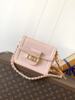 ルイ・ヴィトン エピ チェーン ショルダーバッグ ピンク 2025新作 定番モデル コピー 高再現度 高評価 口コミ多数 高品質 安心サイト