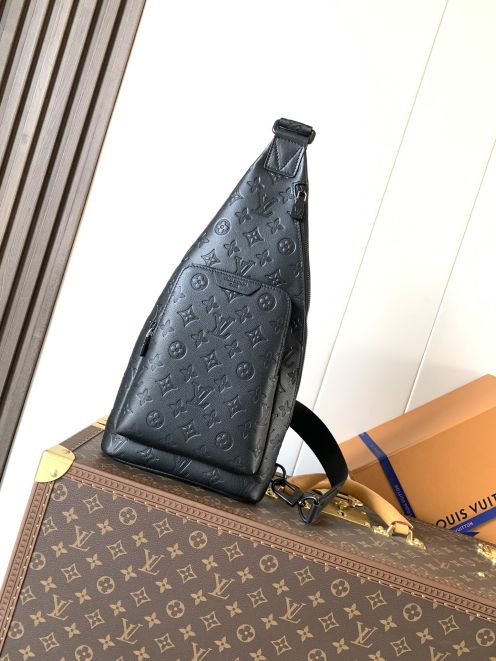 ルイ・ヴィトン 格安 スリングバッグ エンボス モノグラム ブラック 2025新作 高再現度 高級感仕上げ 精密ディテール 安心サイト 実店舗運営 本革使用 発送保証