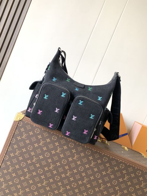 ルイ・ヴィトン コピー ロゴ刺繍マルチポケットショルダーバッグ 2025新作 定番モデル 高再現度 精密ディテール 高品質仕上げ 安心サイト