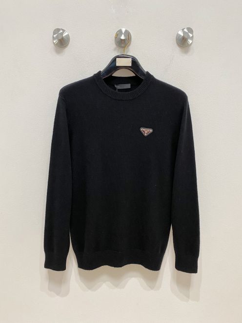 プラダ 偽物 バレない再現度 2025新作 ブラック ニットクルーネック 高品質 高再現度 口コミ多数 安心サイト
