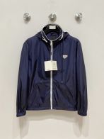 プラダ スーパーコピー 優良サイト 2025新作 ネイビー フード付きジップジャケット 高再現度 高評価 通気 快適な着心地 安心サイト