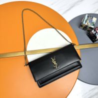 サンローラン チェーンウォレット 激安 2025新作 高品質 上質感 丁寧な縫製 高再現度 高級感仕上げ ブラック レビュー高リピ率