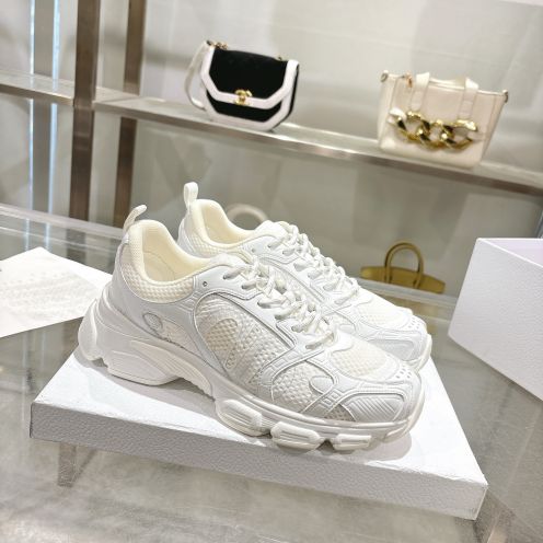 ディオール ブランド コピー 安全通販 2026新作 ダッドスニーカー 定番ホワイト 高再現度 精密ディテール 本革使用 安心サイト 追跡可能 発送保証