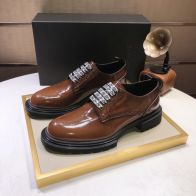 ディオール コピー 2026新作 ブラウンエナメル厚底レースアップ 高再現度 本革使用 精密ディテール 高級感仕上げ 安心サイト 発送保証