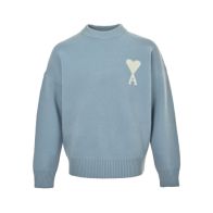 アミ パリ クルーネックニット 2026新作 ライトブルー ブランド コピー 安全通販 高再現度 快適な着心地 男女兼用 肌触り良好 高品質仕上げ