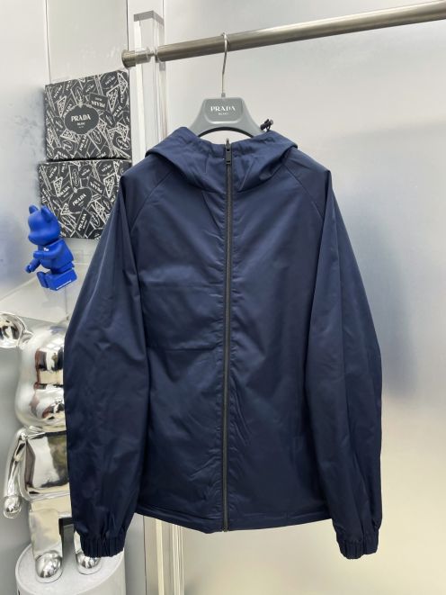 フェンディ 2026新作 高品質 フーデッドジャケット 激安屋口コミ 高再現度 シンプルデザイン 快適な着心地 安心サイト