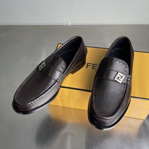 フェンディ n級 2026新作 定番レザーローファー 高品質 本革使用 高再現度 精密ディテール 丁寧な縫製 安心サイト 実店舗運営 高評価