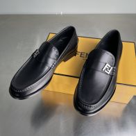 フェンディ 激安 2026新作 定番レザーローファー 本革使用 高再現度 精密ディテール 高級感仕上げ 安心サイト 実店舗運営 高評価