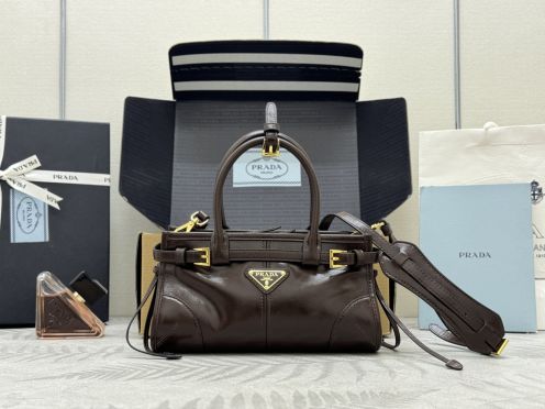 プラダ 高再現度 激安屋口コミ 2026新作 定番ミニレザーハンドバッグ 高評価 口コミ多数 本革使用 精密ディテール 安心サイト