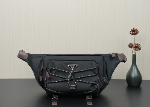 プラダ ナイロン ボディバッグ 激安 2026新作 高再現度 精密ディテール 本革使用 安心サイト 発送保証