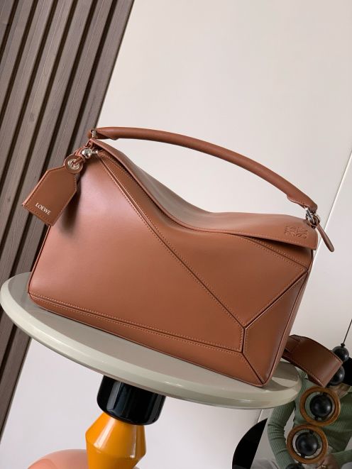 ロエベ パズルバッグ ブランド コピー 2026新作 定番カラー 高再現度 本革使用 精密ディテール 高品質仕上げ 安心サイト 追跡可能 秘密厳守配送