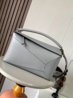 ロエベ パズルバッグ 偽物 2026新作 定番カラー 高再現度 本革使用 精密ディテール 高級感仕上げ 安心サイト 実店舗運営 追跡可能 秘密厳守配送