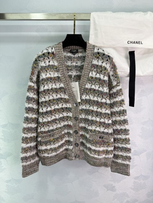 シャネル 激安屋口コミ ニットカーディガン 2026新作 定番 高再現度 高品質 通気 快適な着心地 肌触り良好 安心サイト