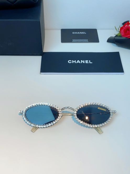 シャネル 格安 サングラス 2026新作 定番 高再現度 高級感仕上げ 精密ディテール 正確な刻印 安心サイト 追跡可能