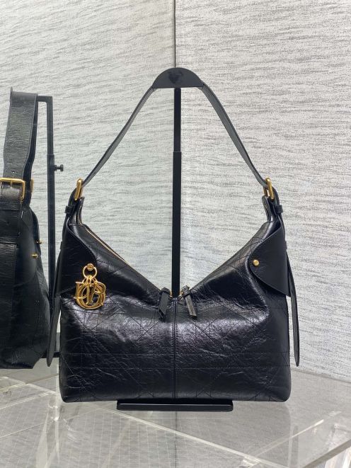 ディオール ソフトレザーショルダーバッグ 2026新作 ブラック 高再現度 ブランド コピー 安全通販 本革使用 上質感 追跡可能