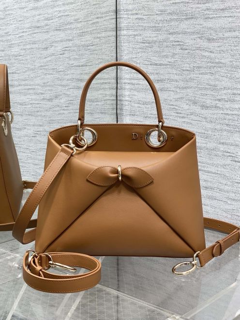 ディオール リボンモチーフ2WAYトートバッグ 2026新作 キャメルカラー 定番モデル 高再現度スーパーコピー 高品質本革使用 精密ディテール 安心取引