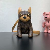 ルイ・ヴィトン スーパーコピー モノグラム 犬造型斜背バッグ 2026新作 高再現度 高級感仕上げ 精密ディテール 安心サイト