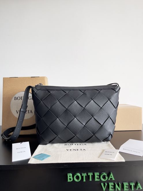 ボッテガ・ヴェネタ 2026新作 定番イントレチャートショルダーバッグ スーパーコピー 高再現度 本革使用 精密ディテール 高評価 安心サイト 数量限定入荷