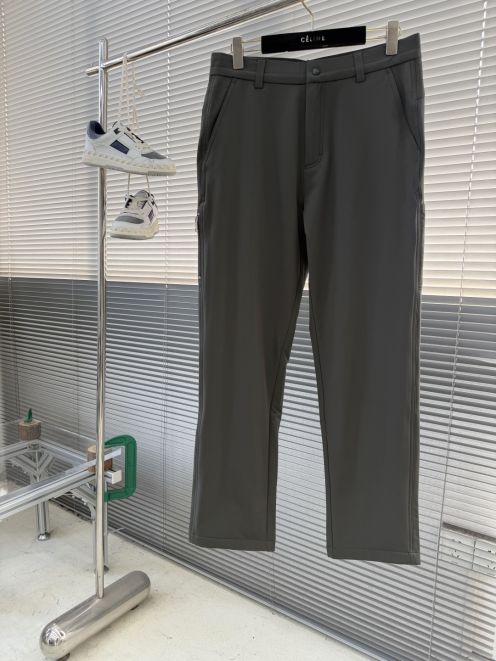 プラダ スーパーコピー 2026新作 定番スラックス 高評価 口コミ多数 高再現度 快適な着心地 丁寧な縫製 安心サイト 実店舗運営