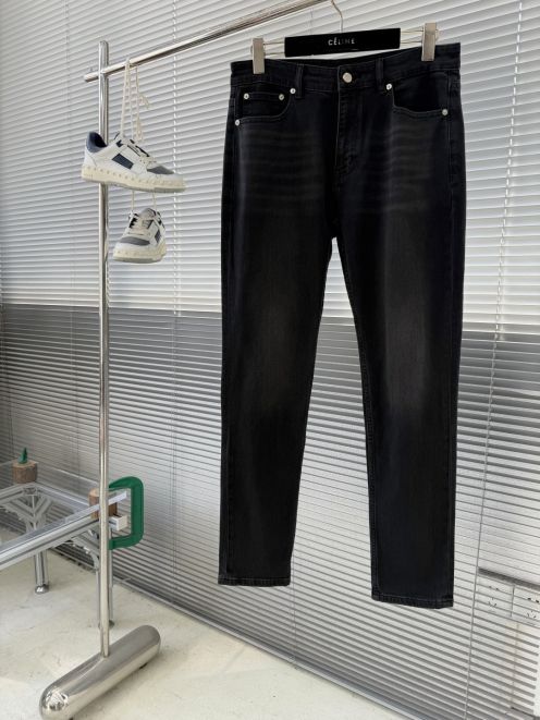 プラダ 激安 2026新作 定番ロゴブラックデニム 高評価 口コミ多数 高再現度 上質感 丁寧な縫製 安心サイト