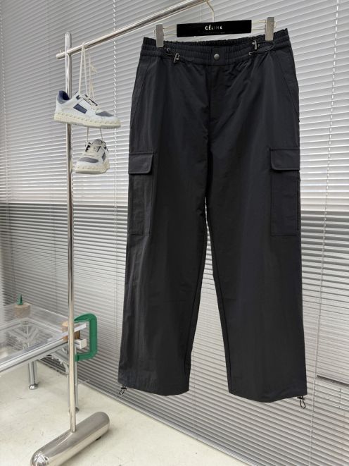 プラダ 優良サイト ナイロンカーゴパンツ 高再現度 通気良好 シンプルデザイン 上質感漂う 人気定番モデル