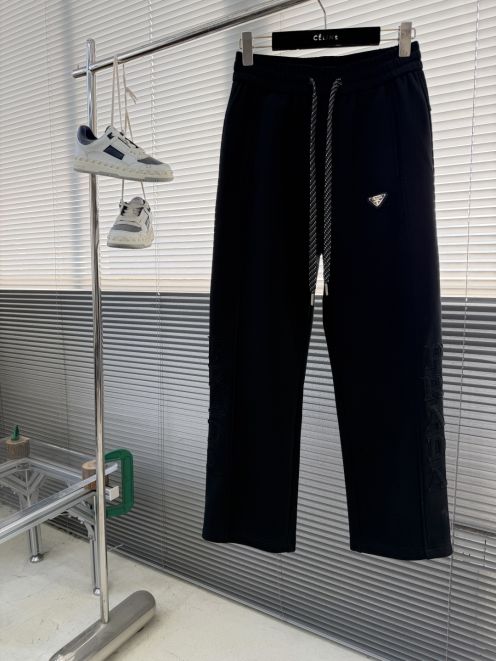 プラダ スーパーコピー 高再現度スウェットパンツ 精密ディテール 再現仕様 快適な着心地 高品質仕上げ