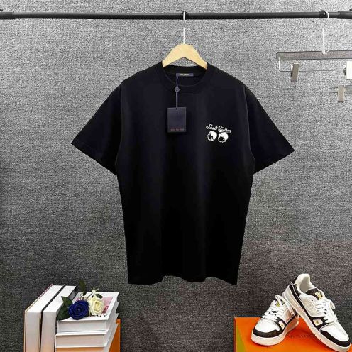 ルイ・ヴィトン Tシャツ スーパーコピー 2026新作 高再現度 シンプルデザイン 快適な着心地 高品質 丁寧な縫製 通気 良い肌触り 上質感