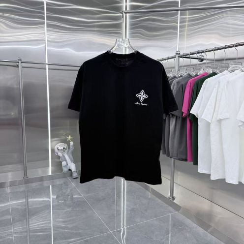 ルイ・ヴィトン Tシャツ 偽物 バレない再現度 2026新作 高再現度 通気 快適な着心地 シンプルデザイン 上質感 丁寧な縫製