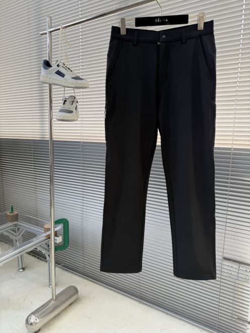 プラダ 2026新作 通気 男女兼用 スーパーコピー 高再現度 安心の日本倉庫 レビュー高リピ率 快適な着心地 品質管理徹底 ブランド服コピー激安