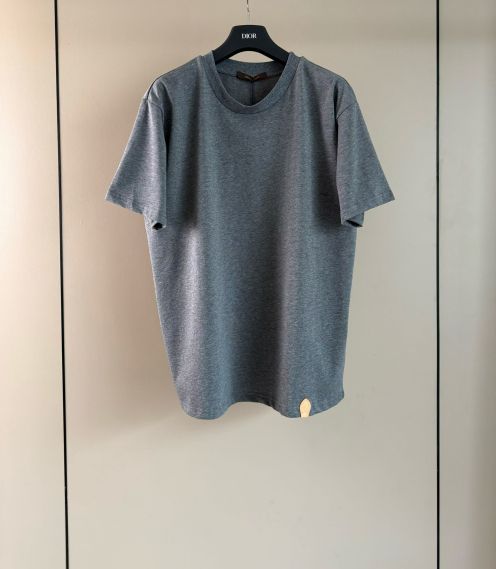 ルイ・ヴィトン Tシャツ 激安屋口コミ 2026新作 高再現度 シンプルデザイン 通気 快適な着心地 上質感 丁寧な縫製 高品質