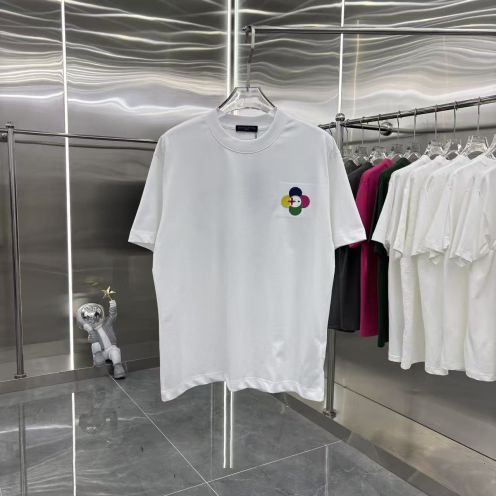 ルイ・ヴィトン Tシャツ スーパーコピー 2026新作 高再現度 通気 快適な着心地 シンプルデザイン 上質感 丁寧な縫製 高品質