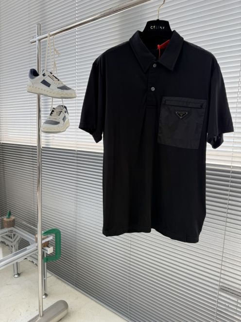 プラダ ナイロンポケット ポロシャツ スーパーコピー 2026新作 通気 快適な着心地 高評価 安心サイト 実店舗運営 発送保証 精密ディテール