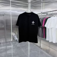 ルイ・ヴィトン Tシャツ 偽物 バレない再現度 2026新作 高再現度 通気 快適な着心地 シンプルデザイン 上質感 丁寧な縫製