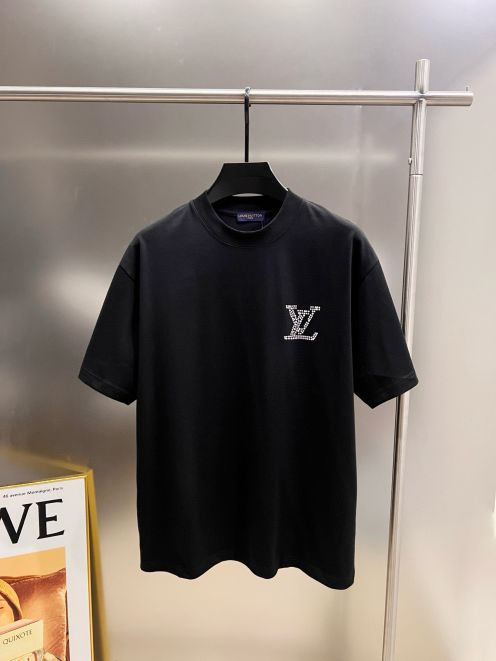 ルイヴィトン 2026新作 半袖Tシャツ n級 高再現度 圧倒的な再現度 精密ディテール 品質管理徹底 安心の日本倉庫 通気 快適な着心地 男女兼用