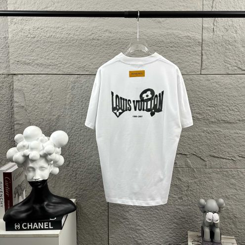 ルイヴィトン 2026新作 半袖Tシャツ スーパーコピー 優良サイト 高再現度 精密ディテール 品質管理徹底 安心の日本倉庫 即納対応 通気 快適な着心地 男女兼用