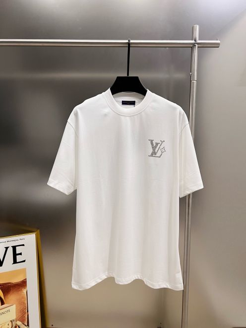 ルイヴィトン 2026新作 半袖Tシャツ 激安屋口コミ 高再現度 精密ディテール 品質管理徹底 安心の日本倉庫 即納対応 通気 快適な着心地 男女兼用