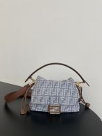 フェンディ 定番ズッカ柄チェーンショルダーバッグ 本物級コピー 上質感 丁寧な縫製 安心サイト 実店舗運営 長年の実績 高評価レビュー高リピ率