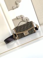 フェンディ 2026新作 ズッカ柄コンパクトバッグ ブランド コピー 圧倒的な再現度 安全取引 秘密厳守配送 数量限定入荷