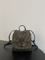 フェンディ 2026新作 ズッカ柄巾着ショルダーバッグ 高級感仕上げ 精密ディテール 本物級コピー 安心の日本倉庫発送保証 追跡可能 数量限定入荷